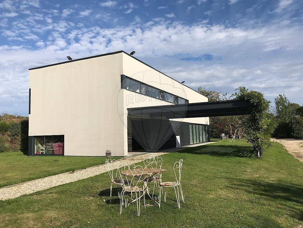 Maison à SAINT-AUBIN-CELLOVILLE