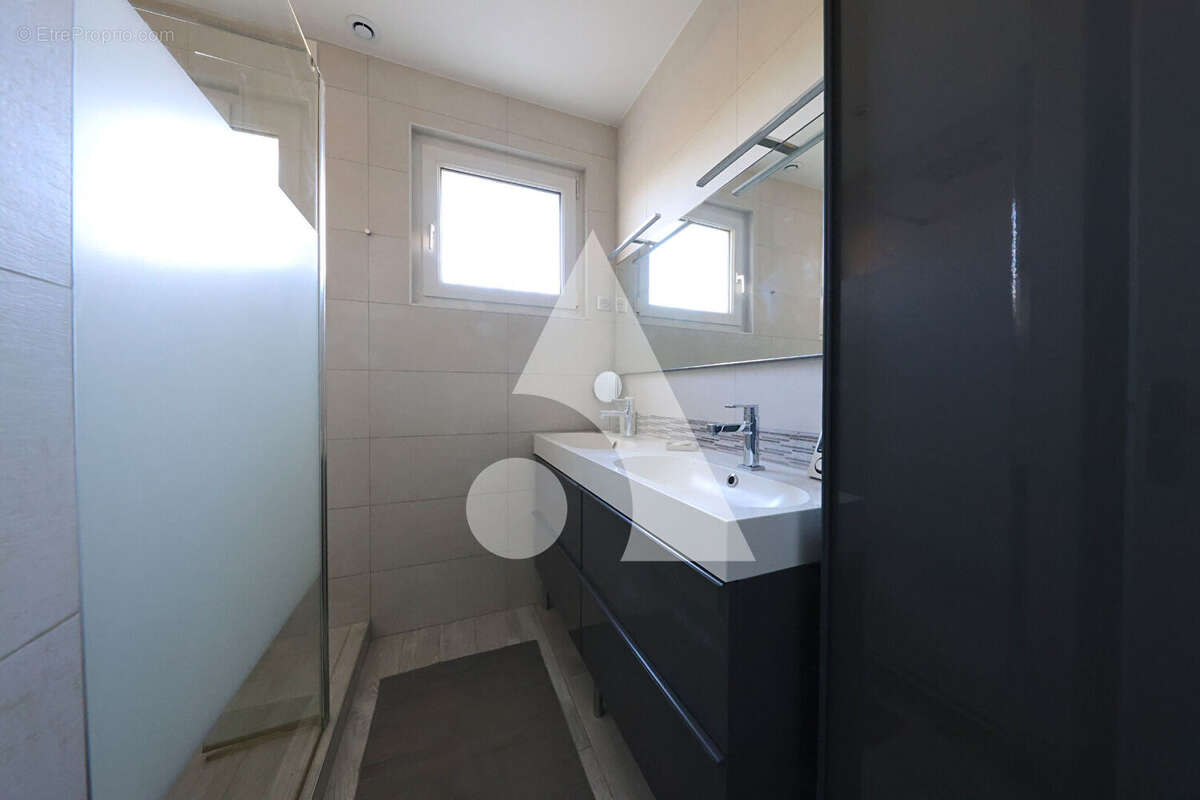 Maison à VIGNEUX-SUR-SEINE