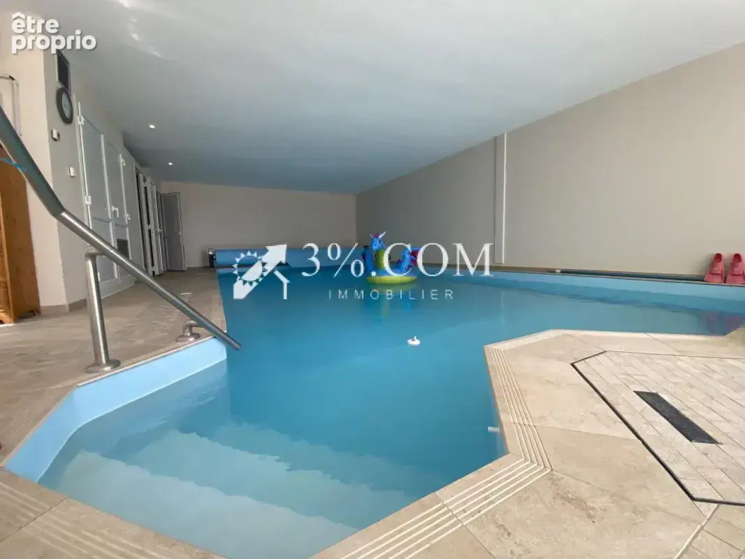 3%COM Belle propriété  avec piscine intérieure sur 16 ares - photo 3