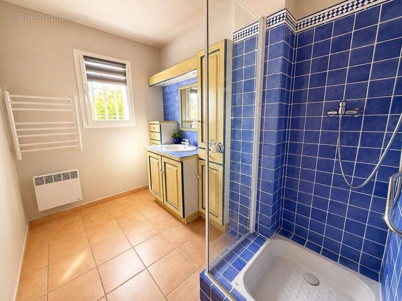 Maison à vendre 6 pièces 130 m2, dépendance, piscine, jardin  LAURIS (84) - photo 13