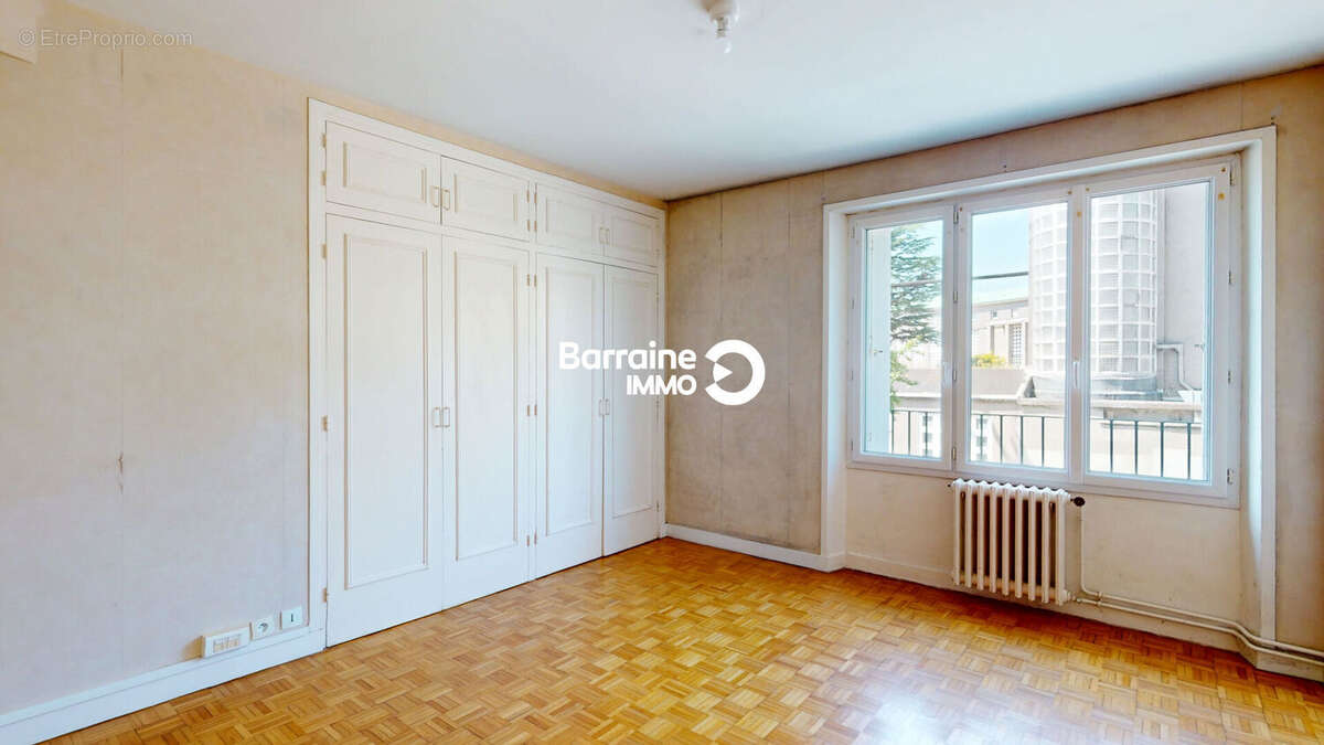 Barraine Immo - A VENDRE - PZ00LM2-TH : Appartement T6 centre-ville de Brest 133m² - photo 7
