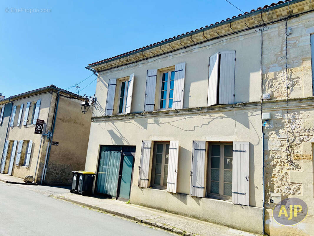 Appartement à SAINT-CHRISTOLY-MEDOC