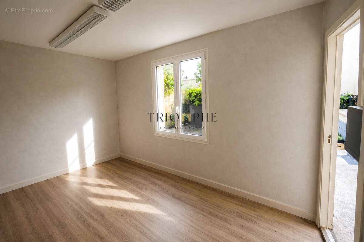 Rentabilité de 20% - local commercial   adresse exceptionnelle - photo 3
