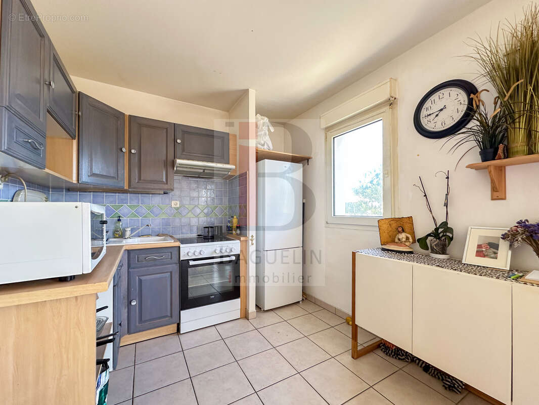 Appartement à FOURAS