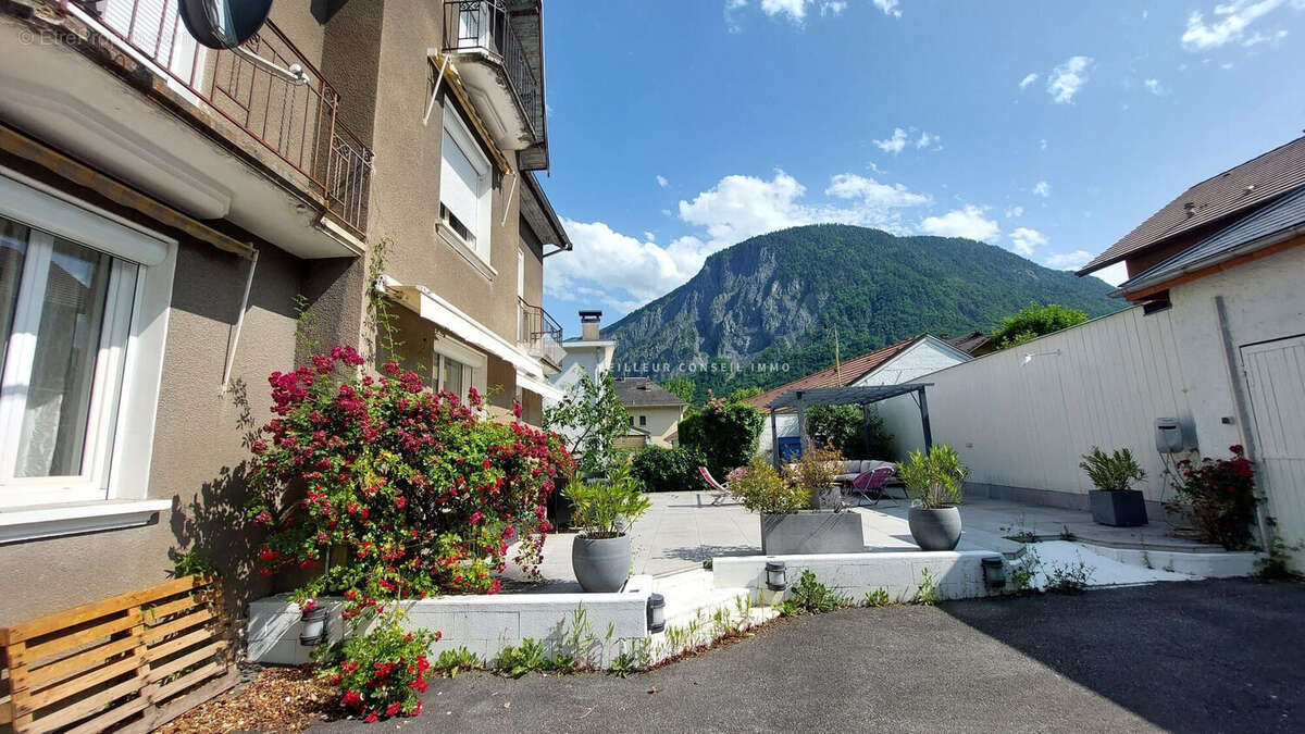 Maison 238 m² à Saint-Jean-De-Maurienne  - photo 2