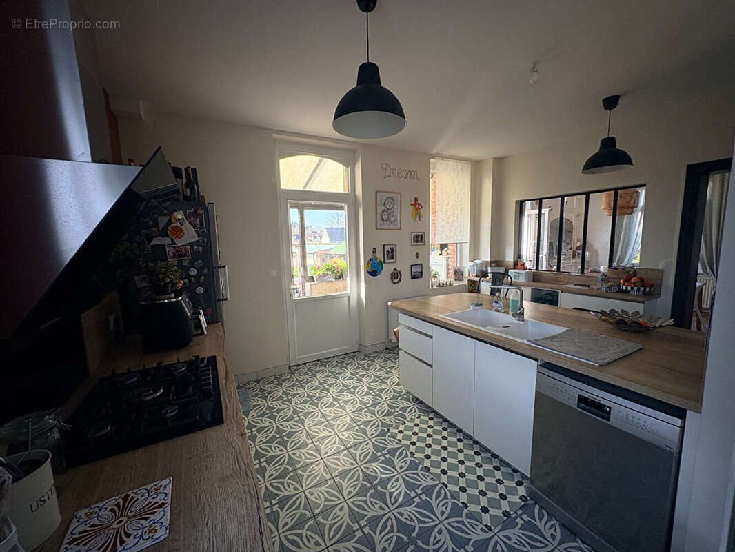 Maison à MOY-DE-L'AISNE