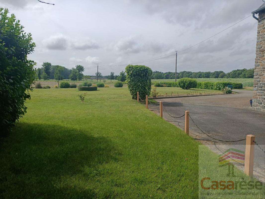 Maison à SAINT-DOMINEUC