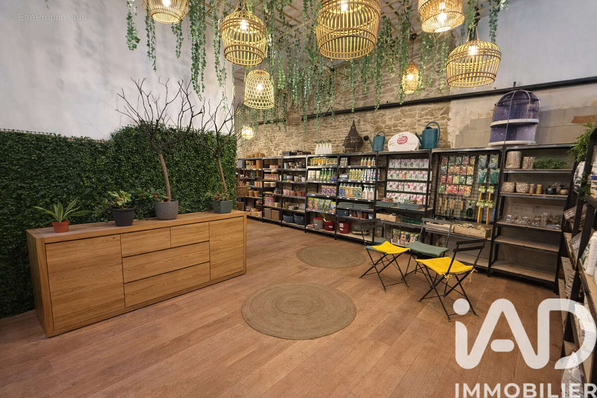Photo 7 - Commerce à NIMES