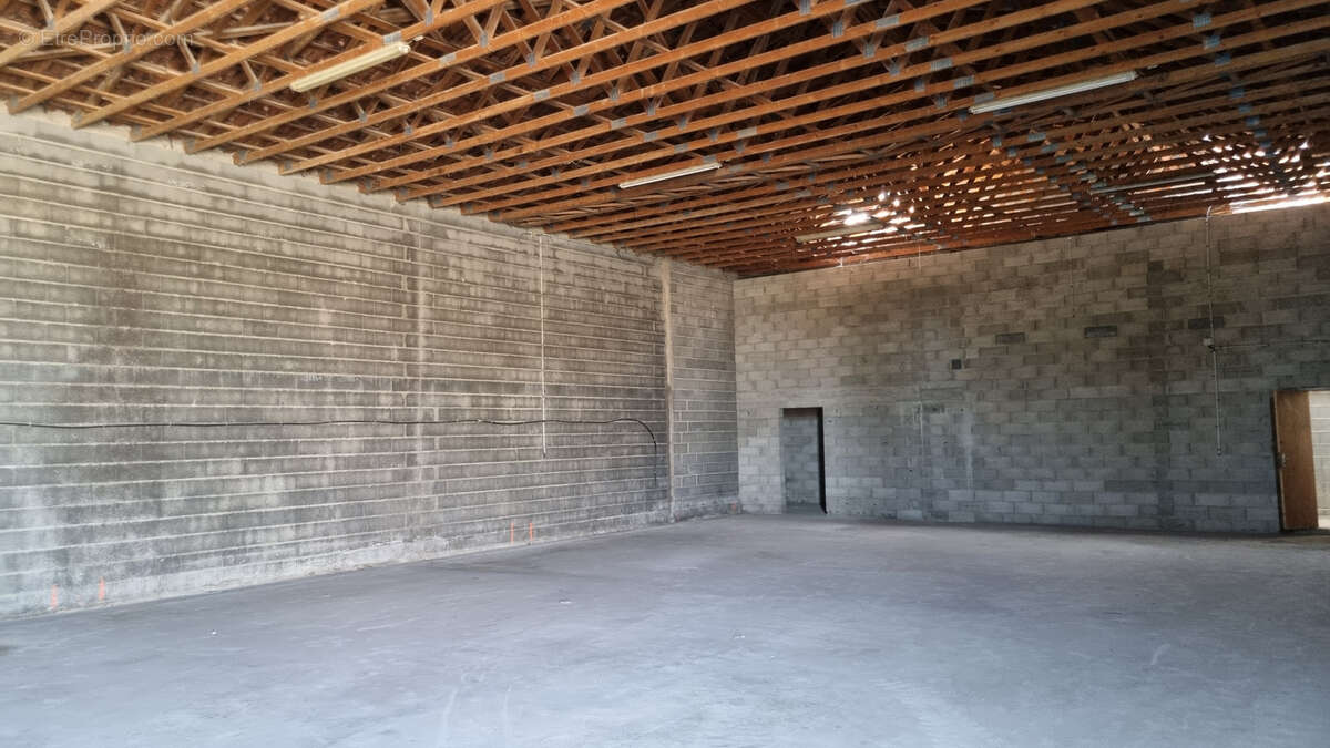 Parking à PUISSALICON