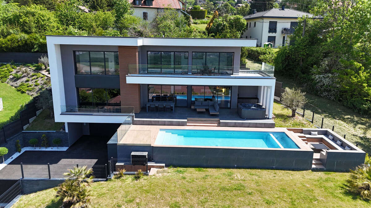 Maison à CRANVES-SALES