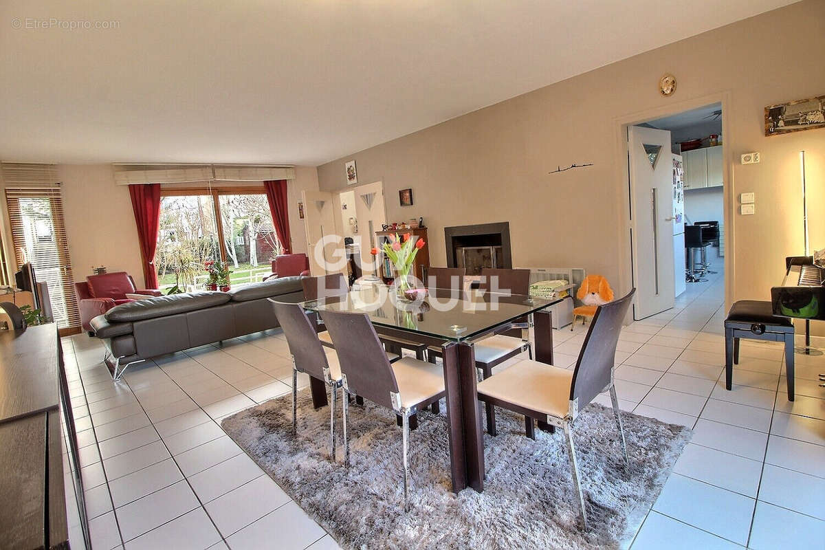 Maison à CHAVILLE