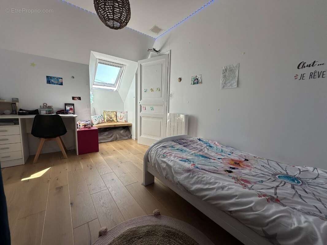 Maison à SAINT-LAMBERT-DU-LATTAY