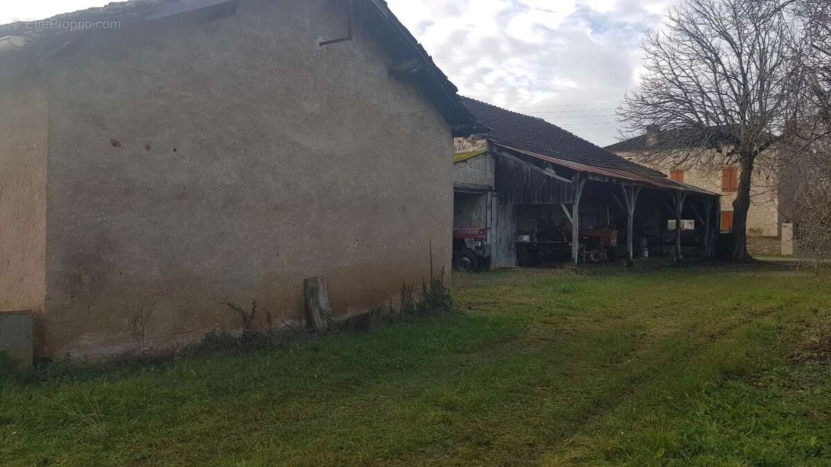 Grange en pierre avec dépendance - photo 7