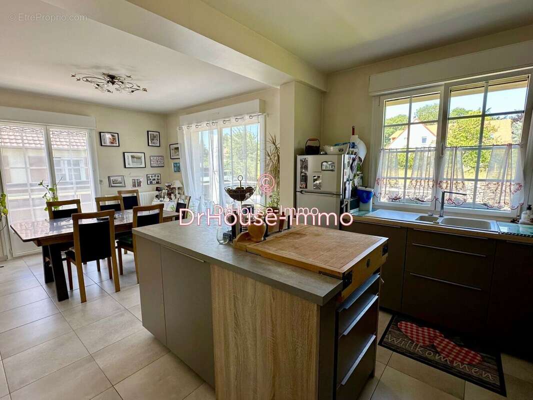 Maison 212 m² à Douvres-La-Delivrande  - photo 4