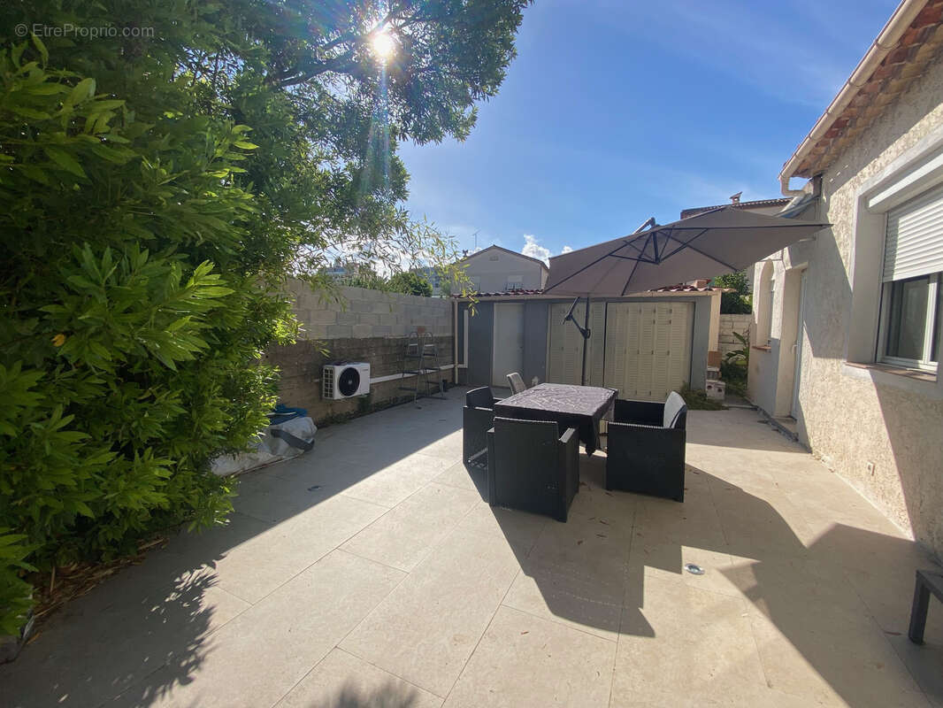 Cagnes centre ville maison 3p et jardin de 522m2 plat - photo 2