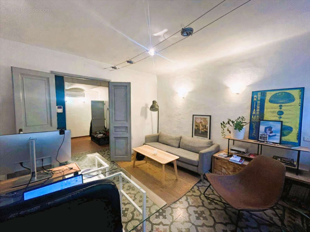 Commerce à MARSEILLE-6E