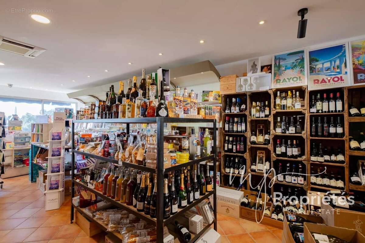 Commerce à RAYOL-CANADEL-SUR-MER