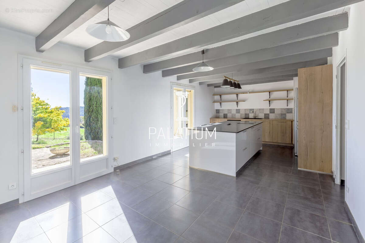 Maison à PIERREVERT