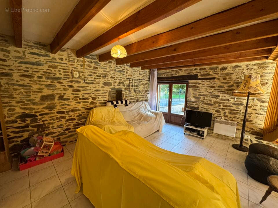 Maison à BUSSIERE-POITEVINE