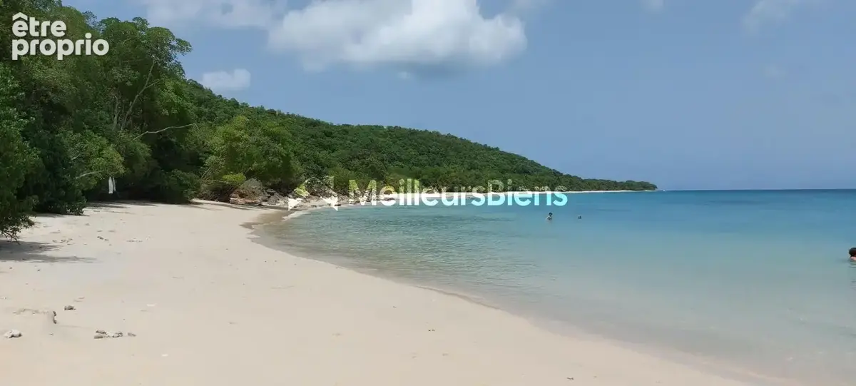 Terrain constructible 789 m² à Saint-Louis 97134, proche commodités - photo 2