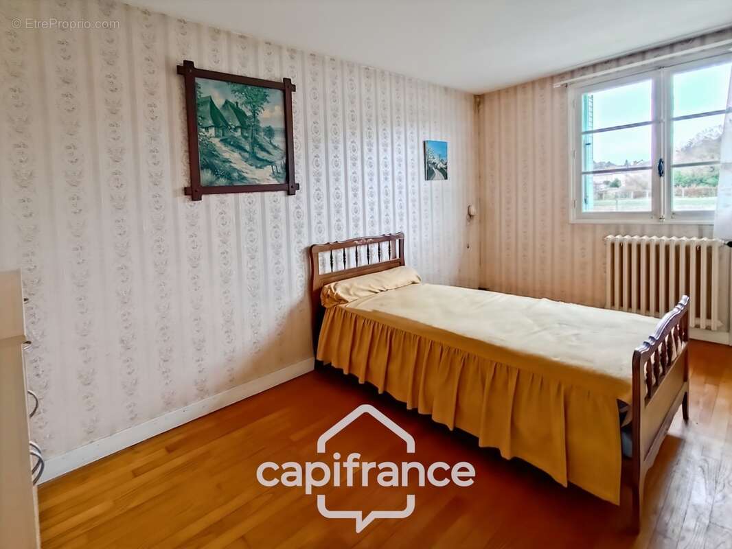 Maison à vendre 4 pièces BESSE SUR BRAYE (72)  -  terrain 2816 m²  - - photo 7