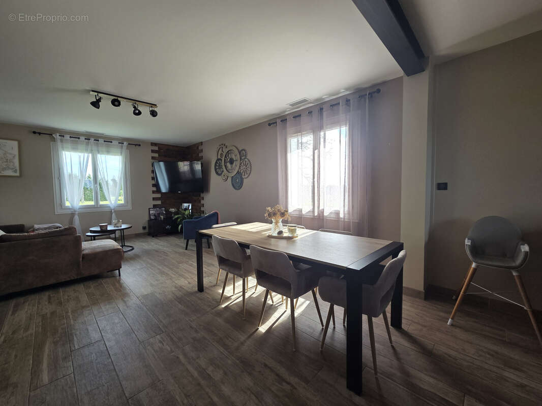 Maison à CASTILLONNES