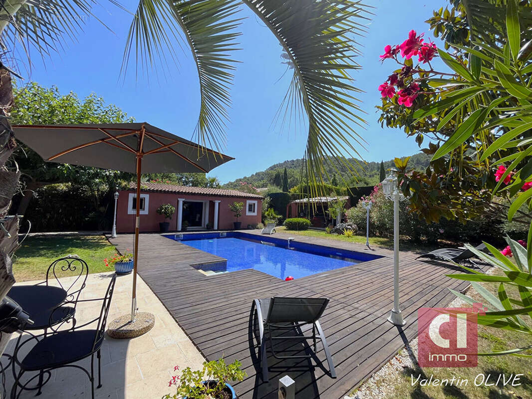 Maison Neoules 5 pièces 143 m2 - Piscine, Dépendance, Pool house, Garage et Carport. - photo 2