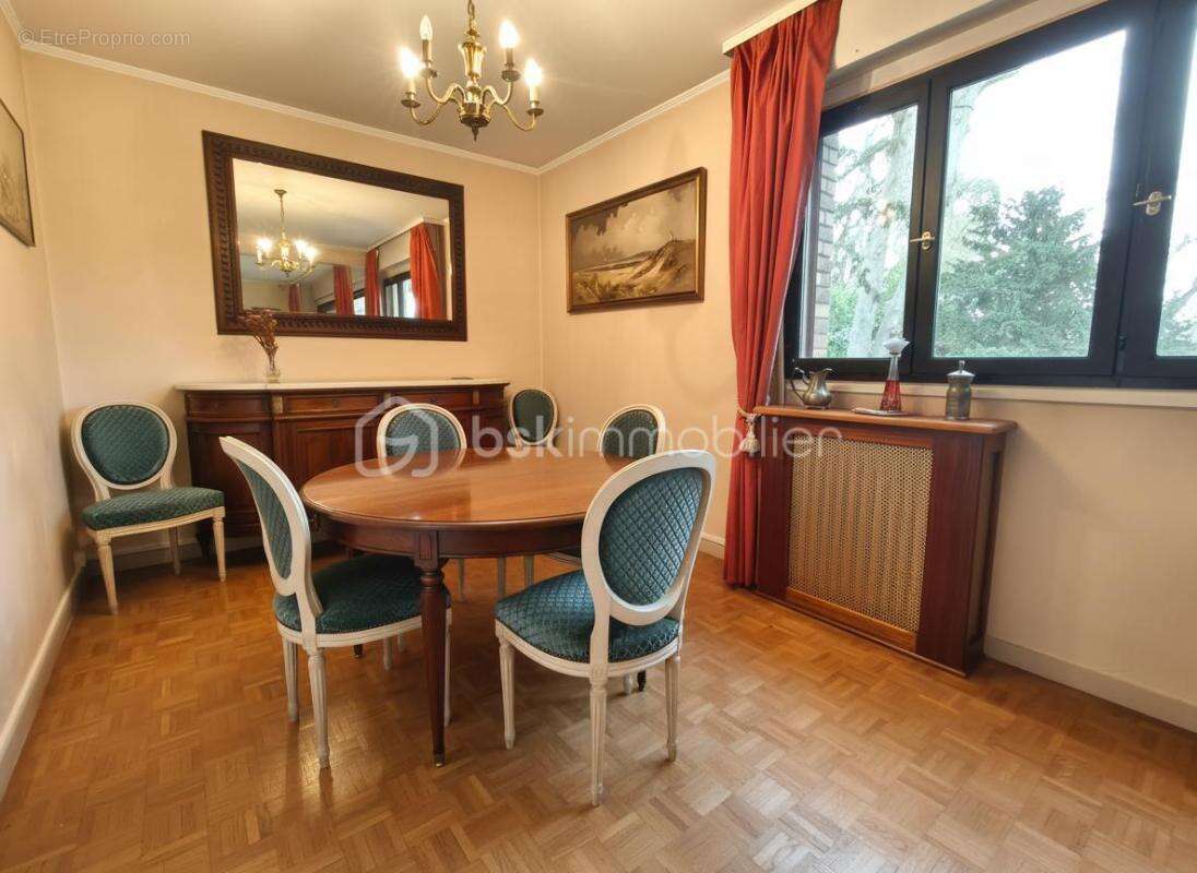 Appartement à L'ETANG-LA-VILLE