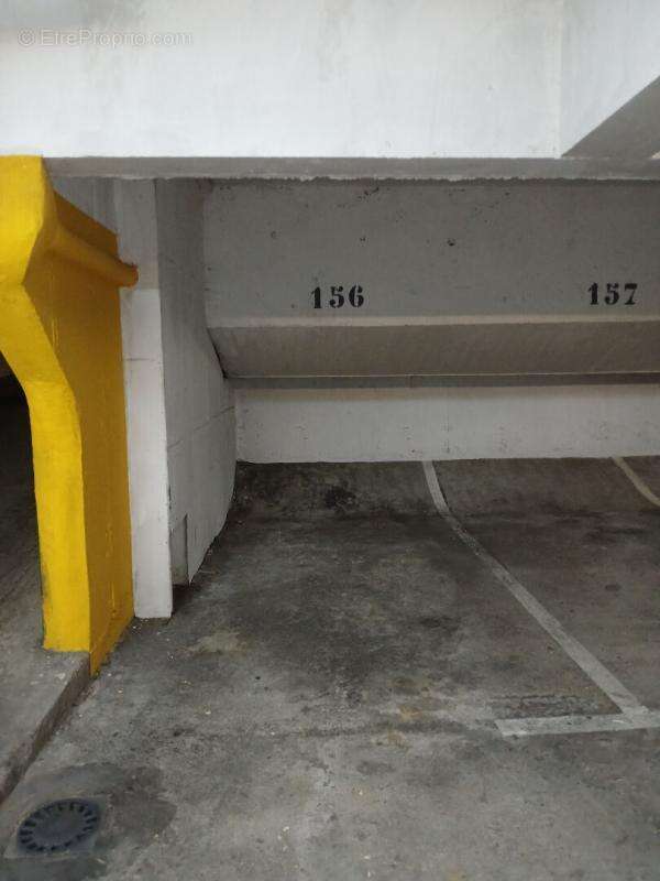 À VENDRE - Places de parking sécurisées -Vente à l'unité ou en lot - photo 2