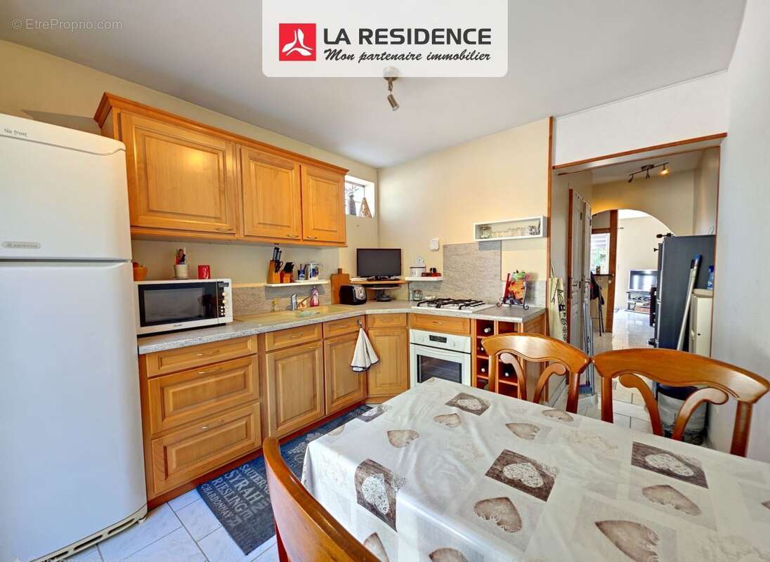 Maison à FOLLAINVILLE-DENNEMONT