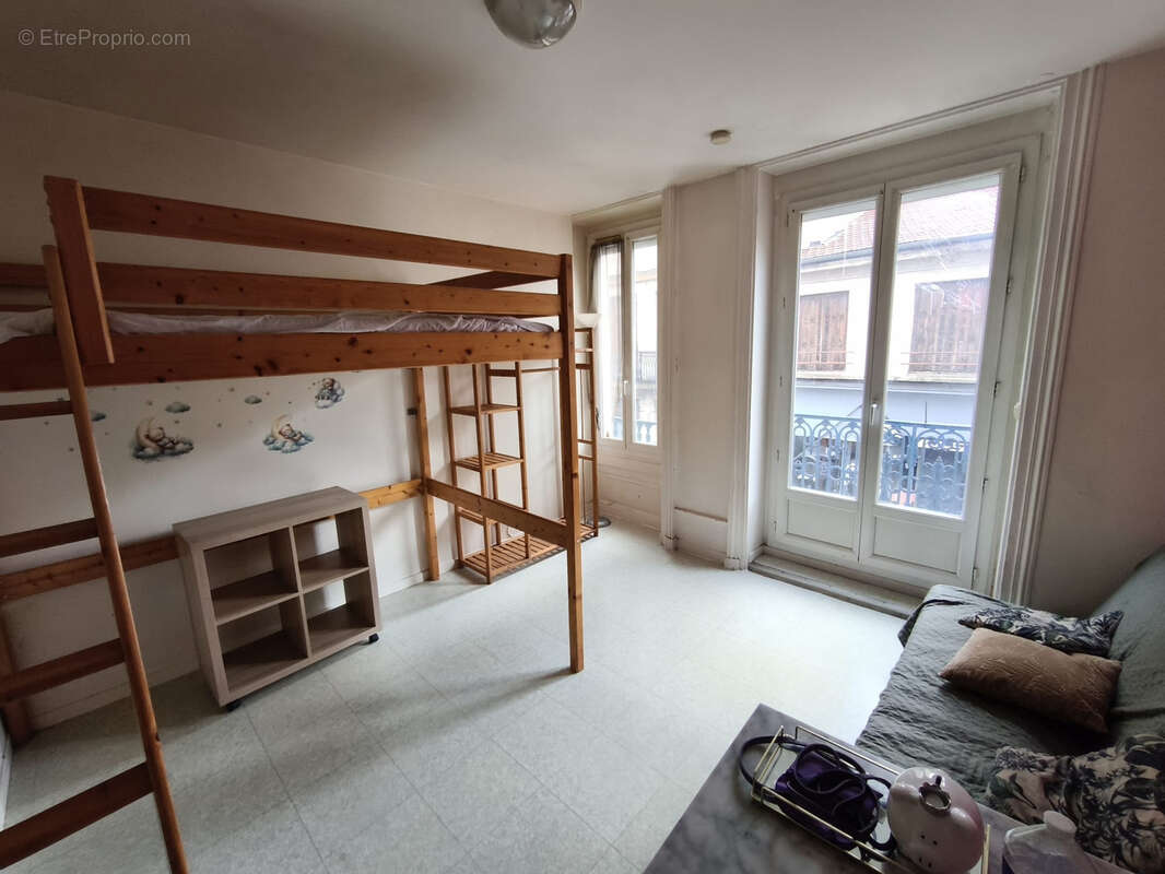 Appartement 222 m² à Saint-Etienne  - photo 6