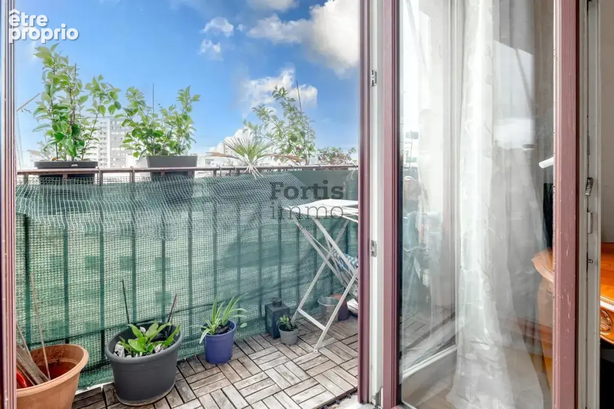 Paris 20 - gambetta - 4p etage eleve balcon vue degagee - photo 3