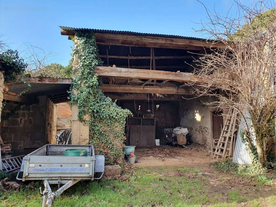 Maison à GENISSIEUX