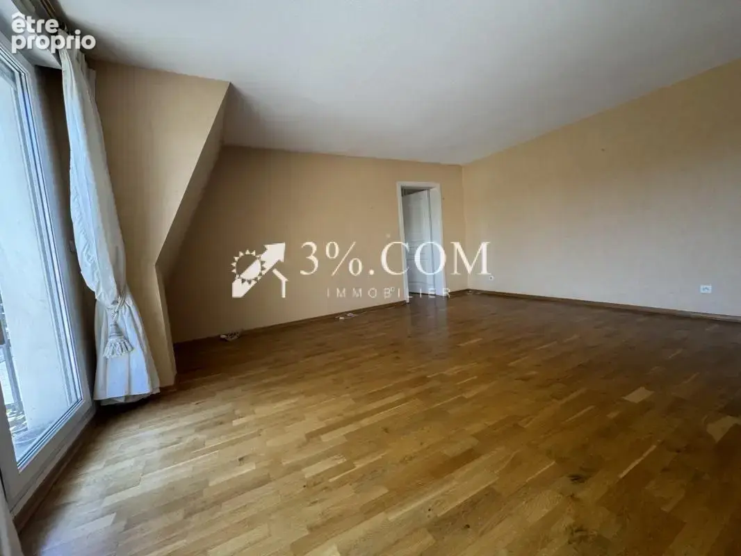 3%.COM - Joli  F2 au calme avec balcon, cave et garage - photo 13