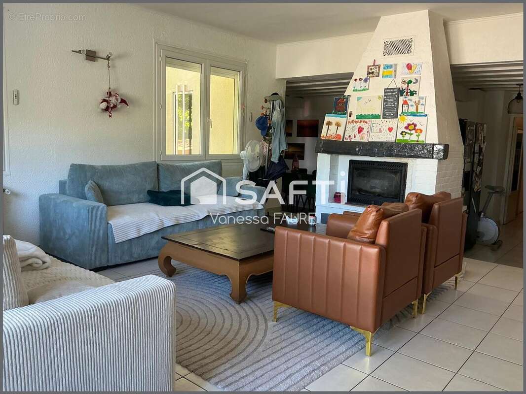 Maison 152 m² à Saint-Genes-De-Lombaud  - photo 5