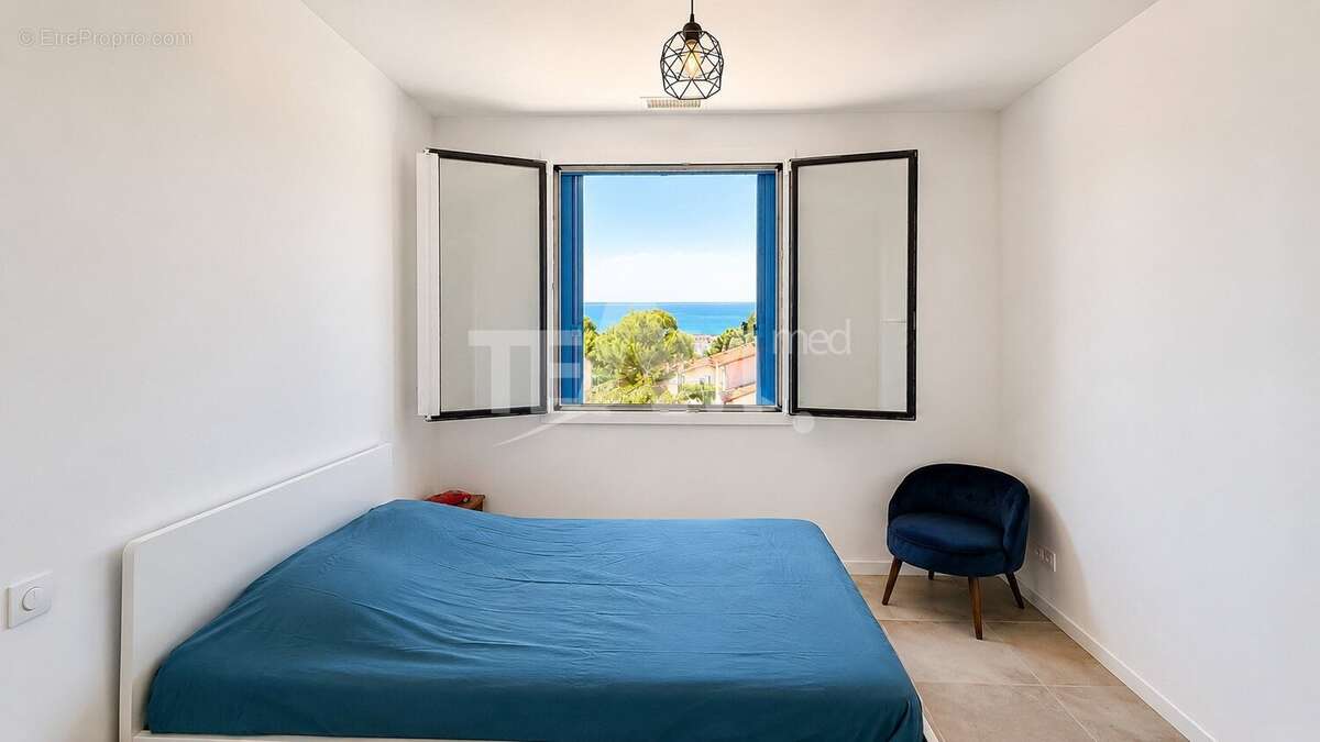 SÈTE  Maison rénovée avec vue panoramique sur la mer, terrasse de 60 m² et terrain de 890 m² - photo 9