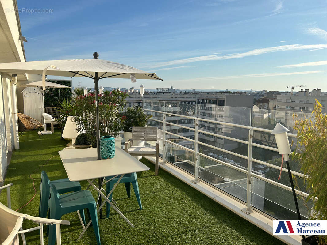 Appartement à COURBEVOIE
