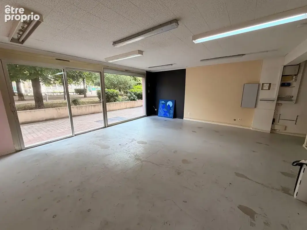 Local Commercial / Monplaisir Lyon 163 m2 + Garage et stationnement - photo 11