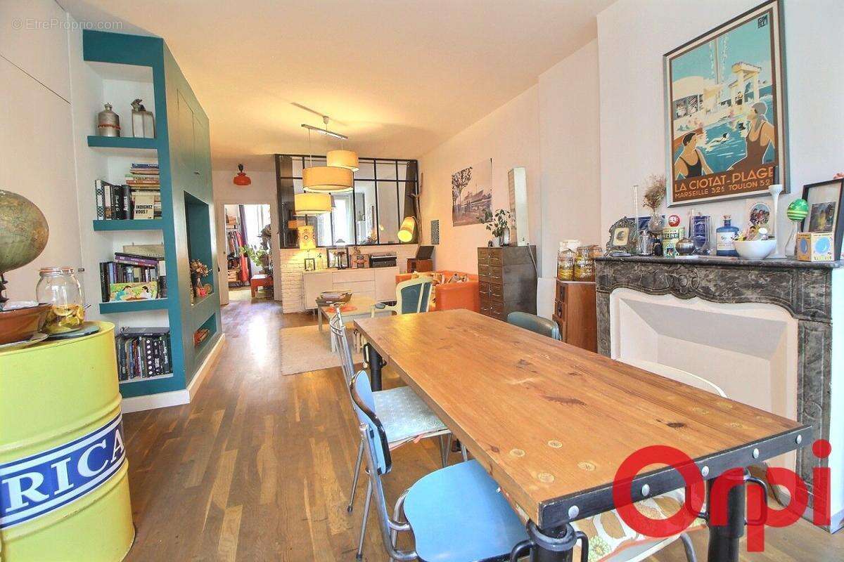 Appartement à MARSEILLE-1E