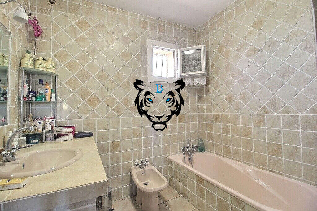 Maison à ROQUEBRUNE-SUR-ARGENS