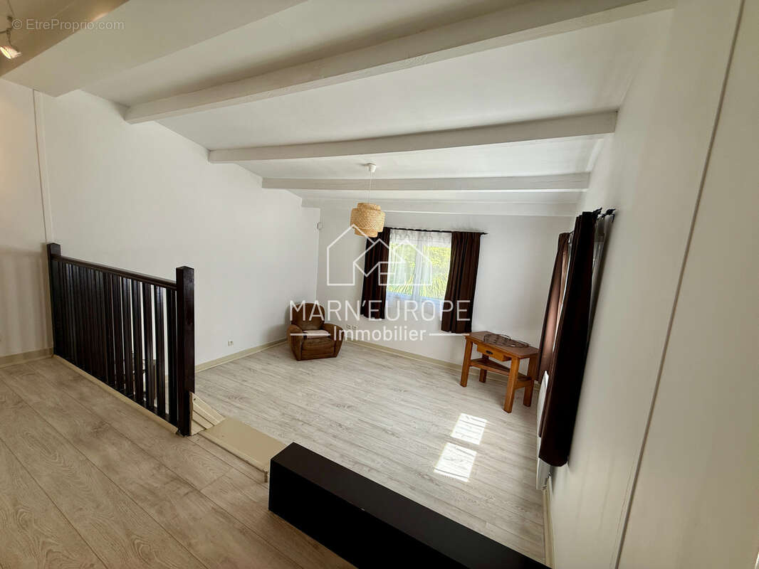 Maison à CRECY-LA-CHAPELLE