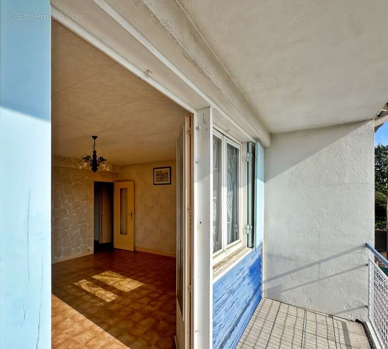 Appartement à LA CLAYETTE