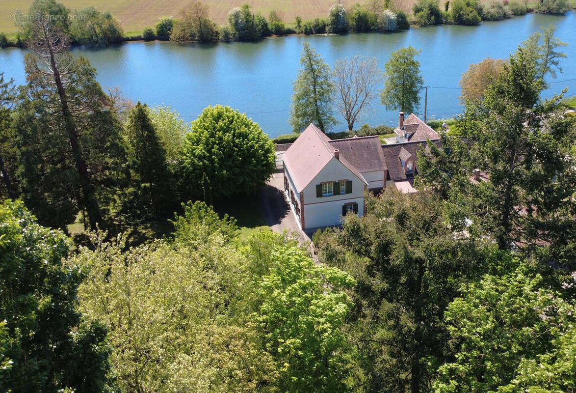 Maison à FONTAINEBLEAU
