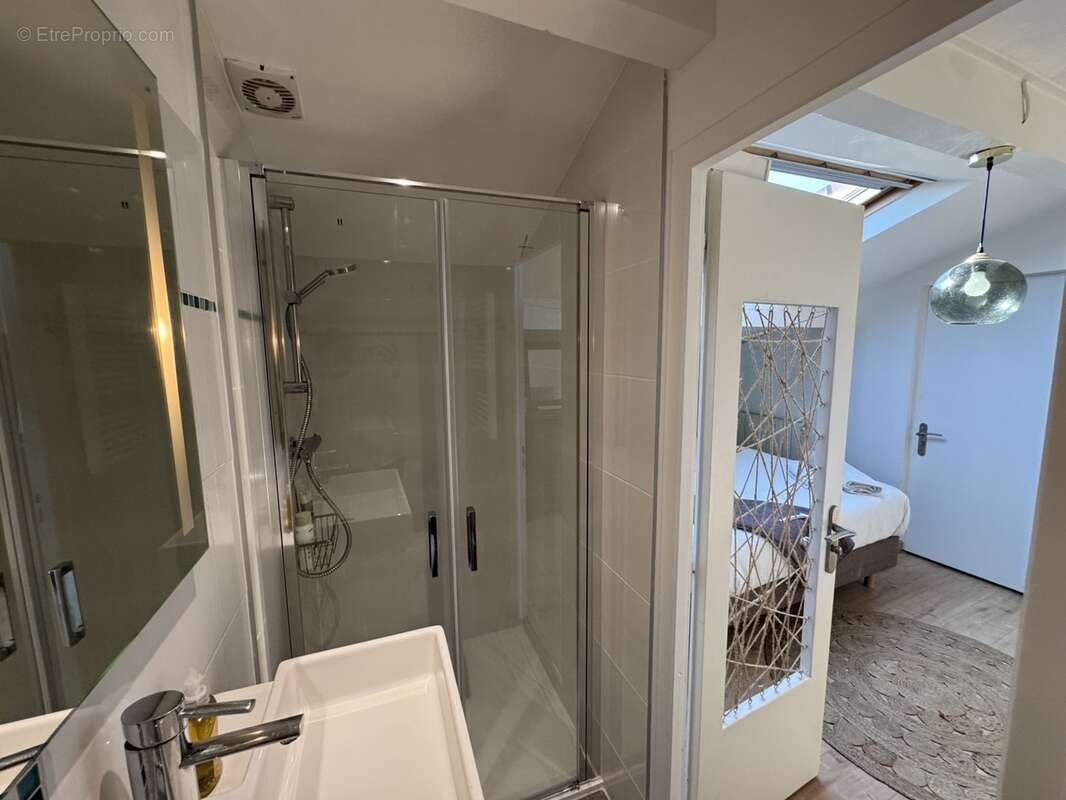 Appartement en duplex avec grande terrasse à vendre 5 pièces MEYZIEU (69) - photo 9