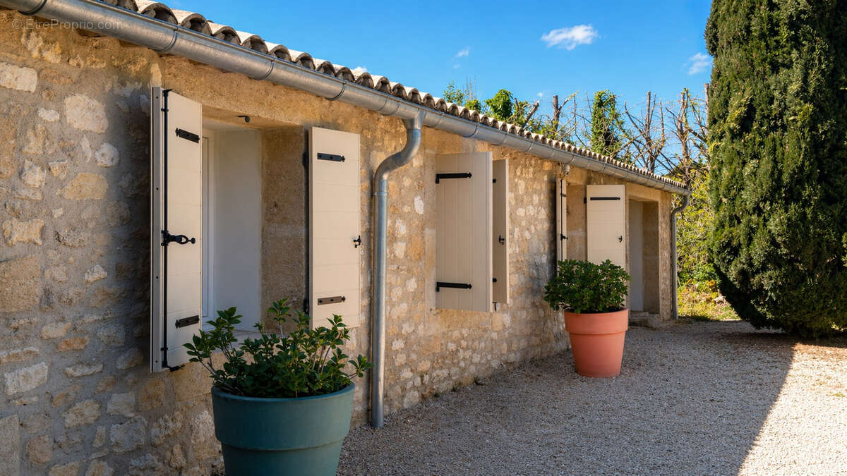 Maison à L'ISLE-SUR-LA-SORGUE