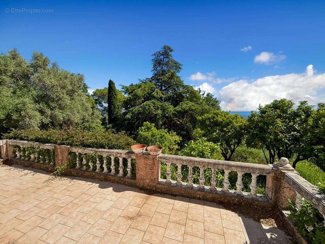 Nice gairaut – villa provençale avec vue mer, piscine, terrain de 2 000 m² et garage de 100 m² - photo 7