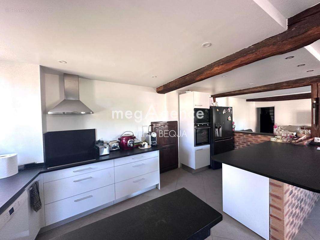 Maison à THORIGNY-SUR-OREUSE