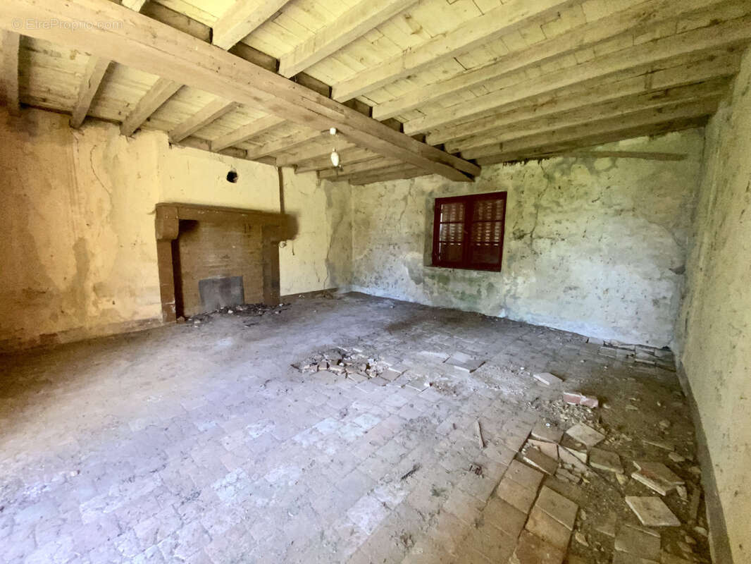 Maison à LURCY-LE-BOURG