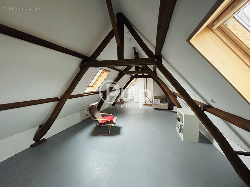 Maison à OSTRICOURT