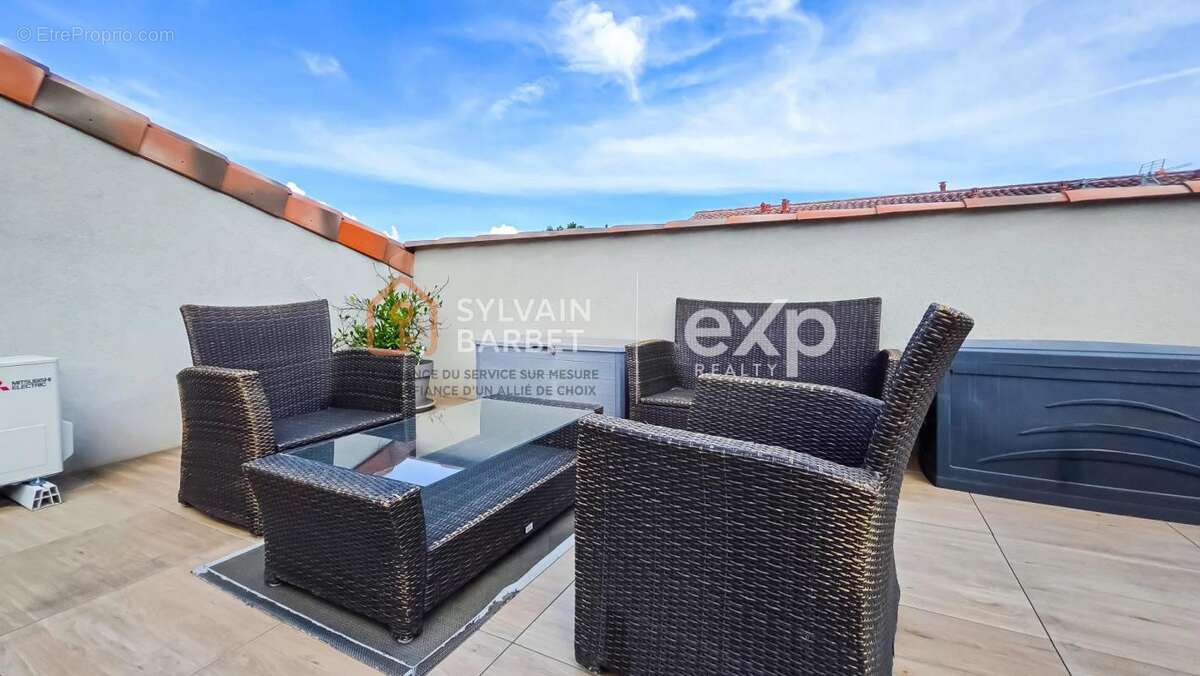 Appartement à SOLLIES-PONT